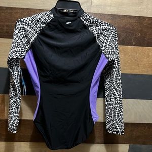 Speedo women’s swim suit. Size large